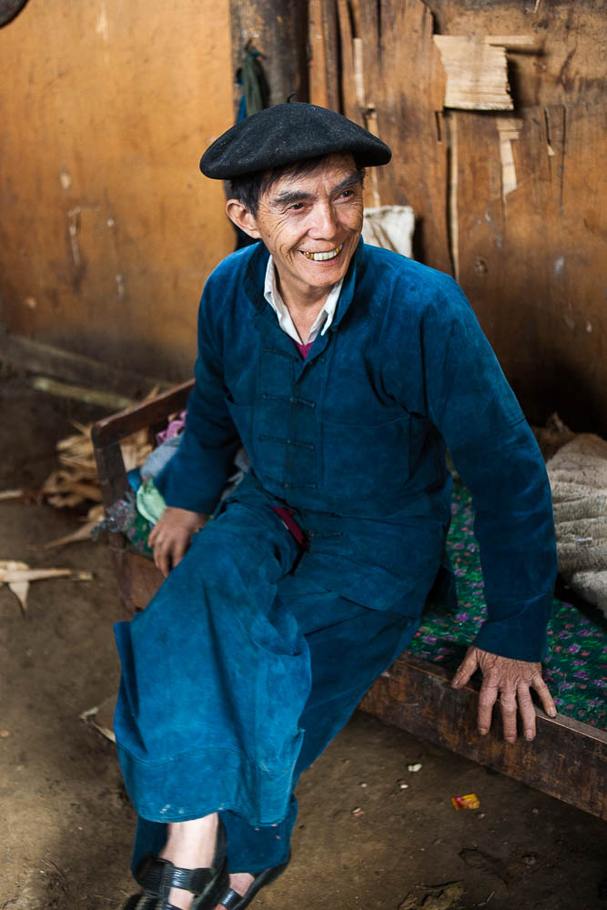 ベトナム 民族衣装 男
