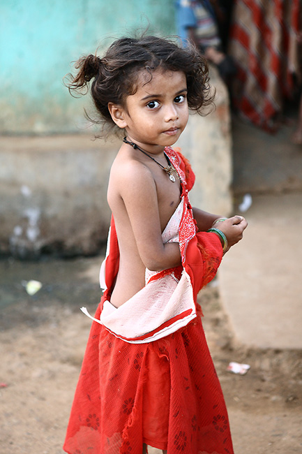 町角の少女 インド 2007
